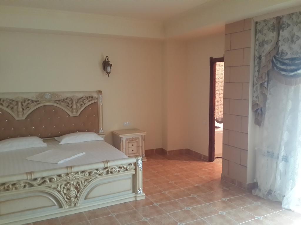Venezia Palazzo Hotel Jereván Szoba fotó