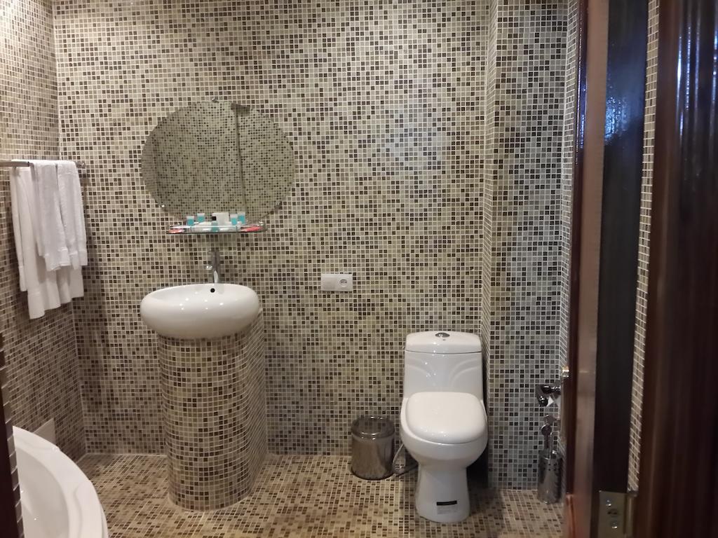 Venezia Palazzo Hotel Jereván Szoba fotó